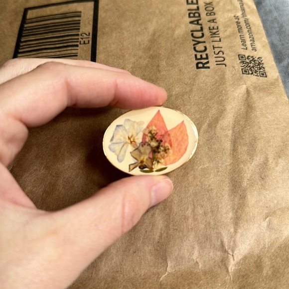 Real Flower pin. - Picture 3 of 7